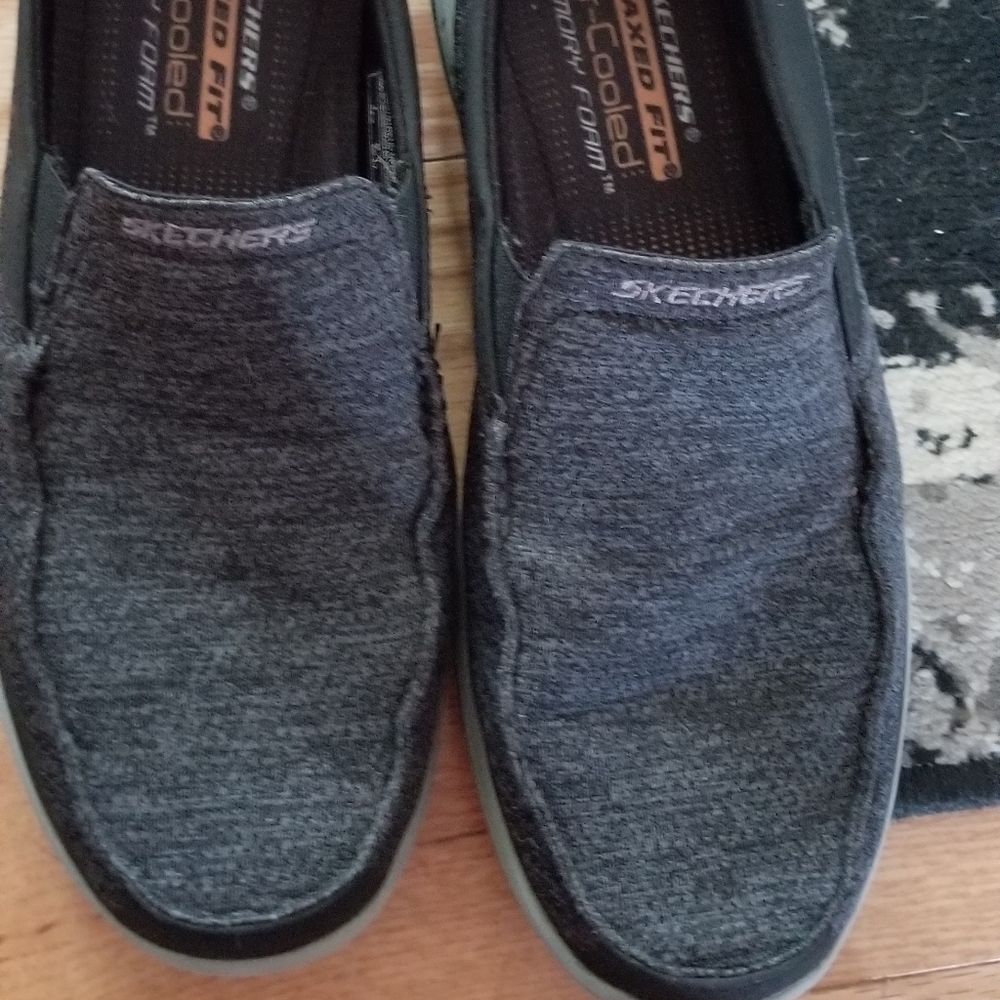 Mens sketchers memory foam shoes 9